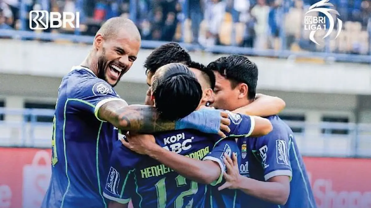 Hasil BRI Super League 2026 menempatkan Arema FC di puncak setelah menang 4-0. Persija, Bali United, dan Dewa United juga meraih tiga poin.(pinterest)