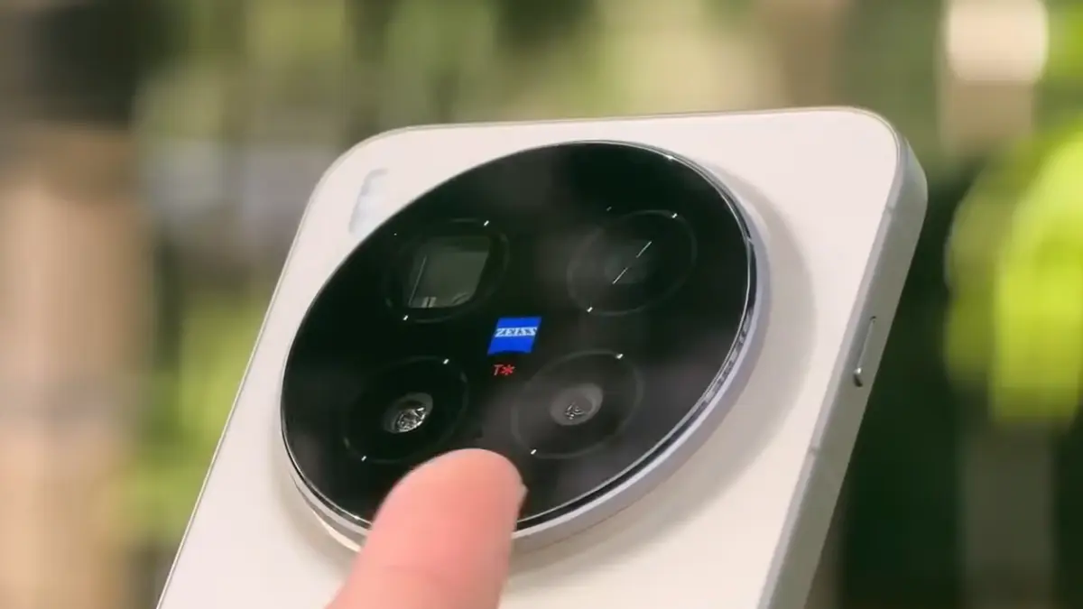 HP kamera terbaik 2026 punya pilihan untuk foto, video, zoom, hingga gaming, mulai iPhone 17 Pro Max hingga Red Magic 11 Pro. (Youtube. com)