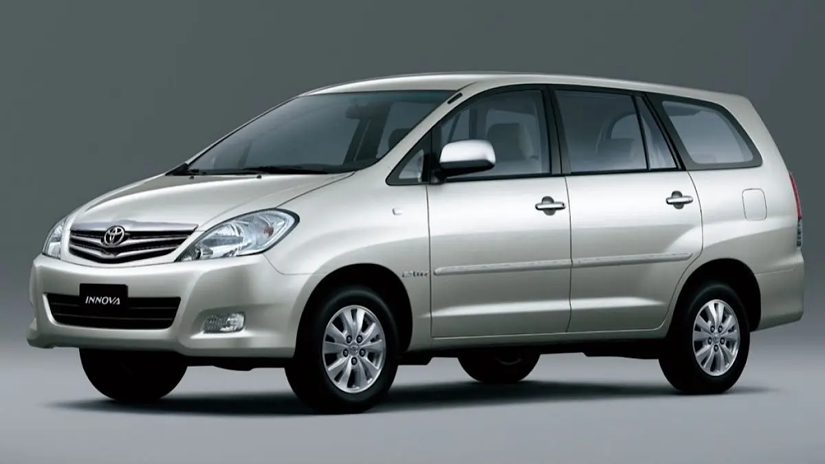 Toyota Kijang Innova Zenix Hybrid mencatat konsumsi hingga 24,9 km/liter. Simak kelebihan, teknologi, akomodasi, hingga kekurangannya.(pinterest)