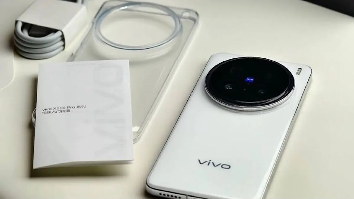 Vivo X300 Ultra hadir di Indonesia mulai Rp25,9 juta dengan tiga kamera sensor besar, video 4K 120 fps dan telefoto tambahan hingga 400 mm.(pinterest)
