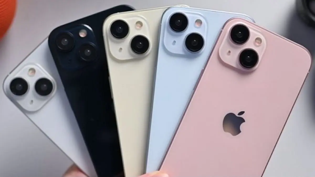 iPhone 17 mendapat layar ProMotion 120 Hz, kamera depan baru, penyimpanan 256 GB dan harga Rp17,249 juta di Indonesia.(pinterest)