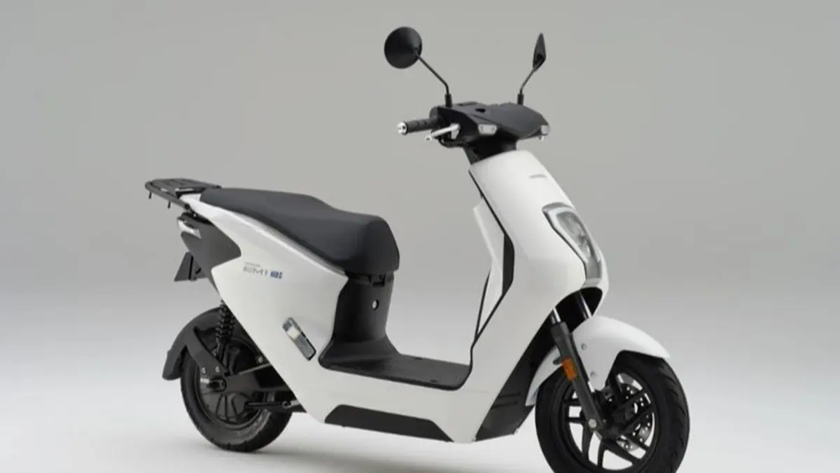 Honda EM1 e: dibanderol Rp3 jutaan dengan jarak tempuh 41 km. Motor listrik ini unggulkan handling, kenyamanan, dan sistem battery swap.(Pinterest)