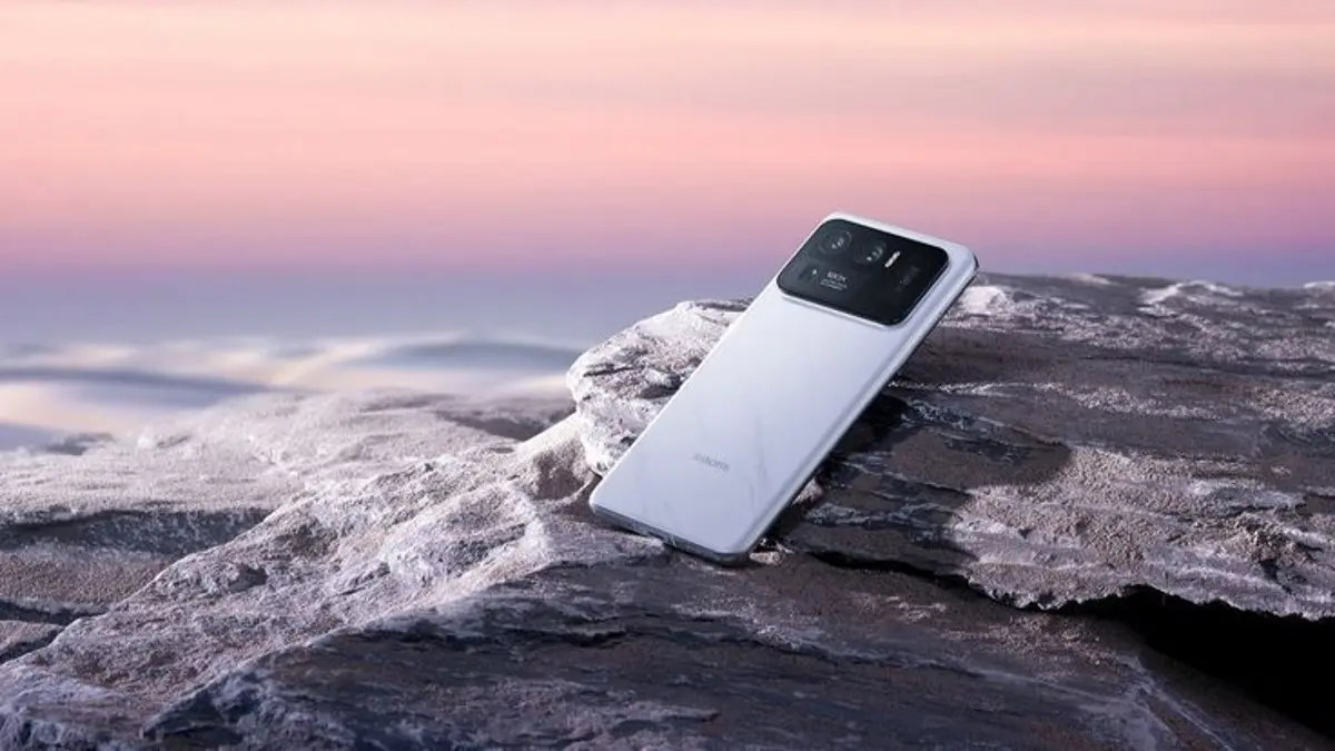 Redmi 17 membawa baterai 7.500 mAh, layar 120Hz, NFC, dan stereo speaker, tetapi performanya terbatas karena Helio G91 Ultra dan eMMC.(Pinterest)