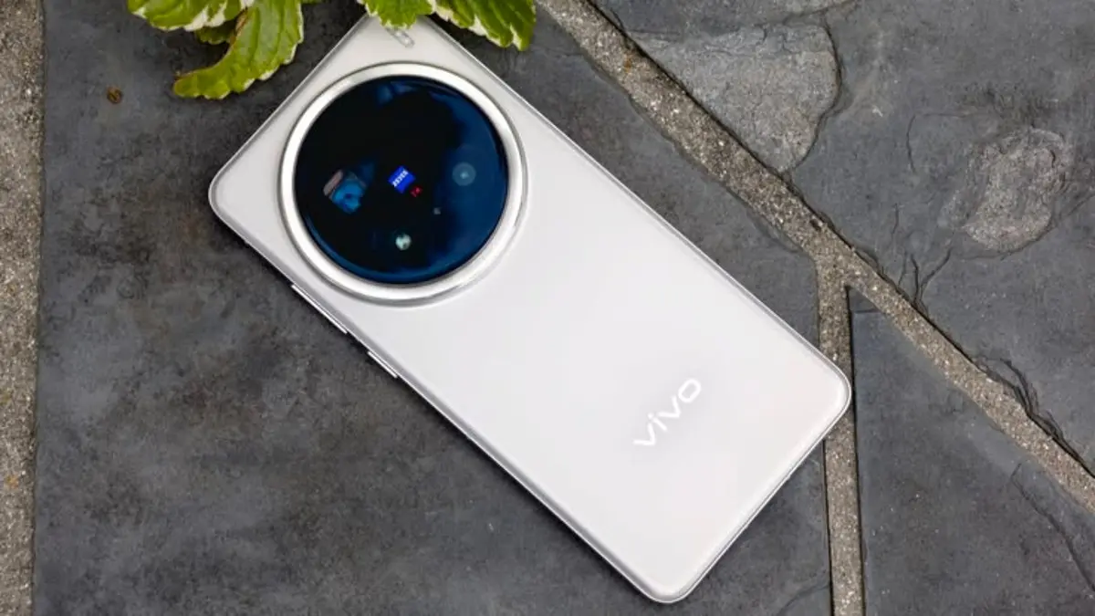 Vivo V70 hadir sebagai penyempurnaan V60 dengan desain metal, layar 1,5K, UFS 4.1, eSIM, baterai 6.500 mAh dan charging 90W.(Pinterest)