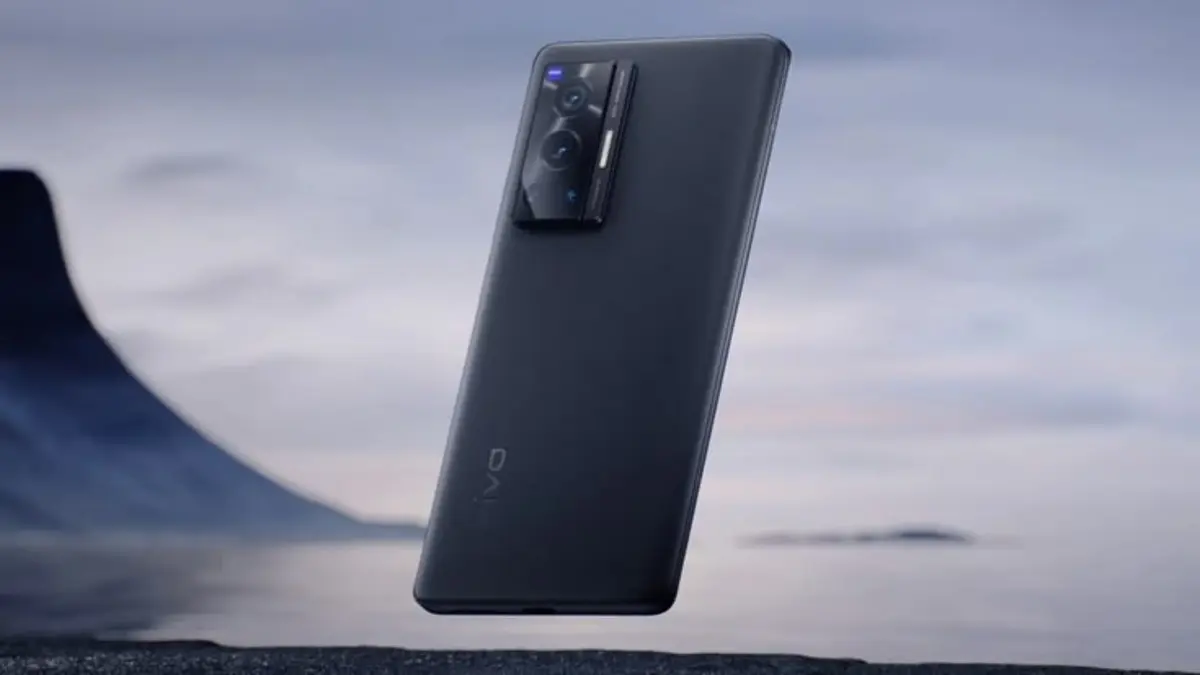 Vivo V70 menyempurnakan V60 lewat desain metal, layar 1,5K, UFS 4.1 dan eSIM, tetapi chipset, kamera, serta baterainya masih serupa.(Pinterest)