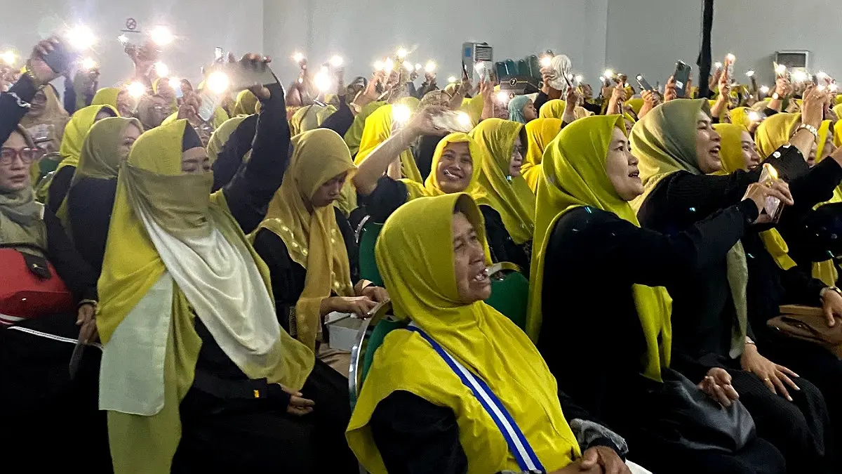 Ratusan Jemaah An Najah antusias mengikuti acara mulai awal hingga akhir. (AYU/RADAR TULUNGAGUNG)