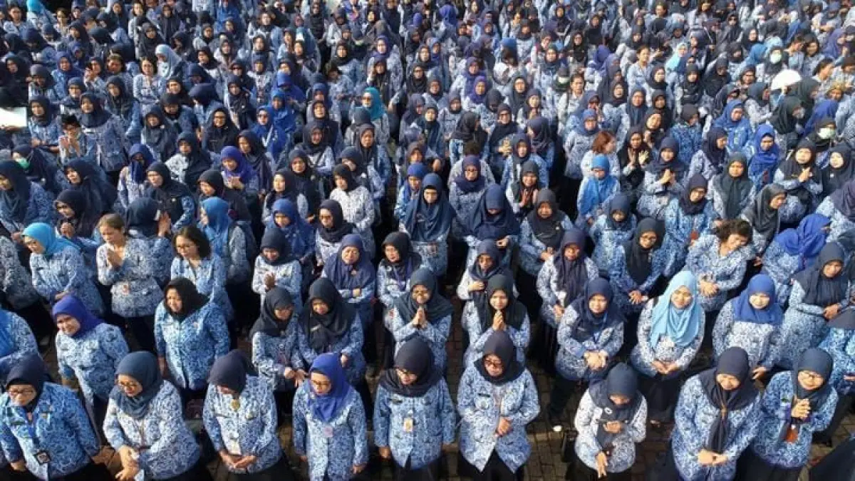 PPPK Guru 2027 disebut berpeluang ikut seleksi PNS setelah menjadi penuh waktu. Pemerintah juga memproyeksikan 526.689 formasi guru pada 2026.(PINTEREST)