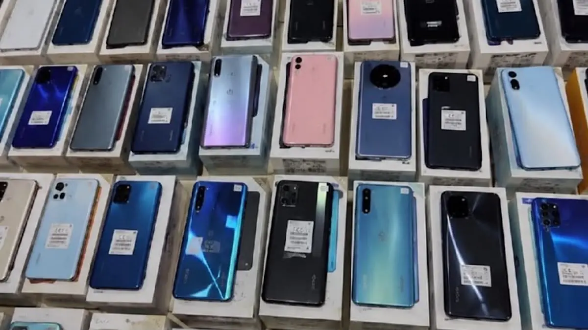 Tecno Pova 8 5G mengandalkan baterai 8.000 mAh dan Alive Matrix Display, tetapi kenaikan harga membuat daya saingnya dipertanyakan.(pinterest)