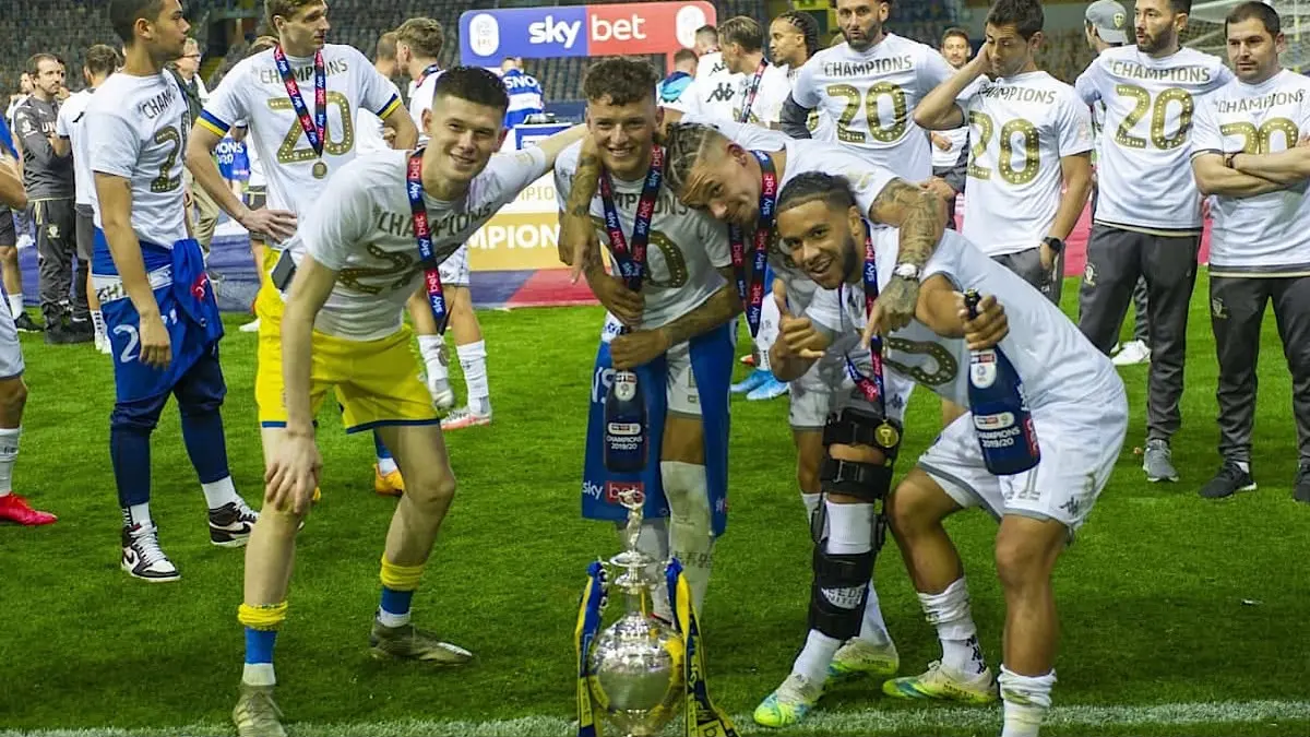 Noa Lang puas Leeds United menang 4-1 atas Newcastle. Ia menyebut suasana tim seperti keluarga dan meminta skuad tetap fokus.(pinterest)