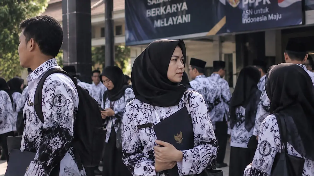 PPPK Guru Sekolah Rakyat 2026 memiliki tiga tahapan seleksi. Simak seleksi administrasi, CAT BKN, SKT, dan sistem penentuan kelulusan.(pinterest)