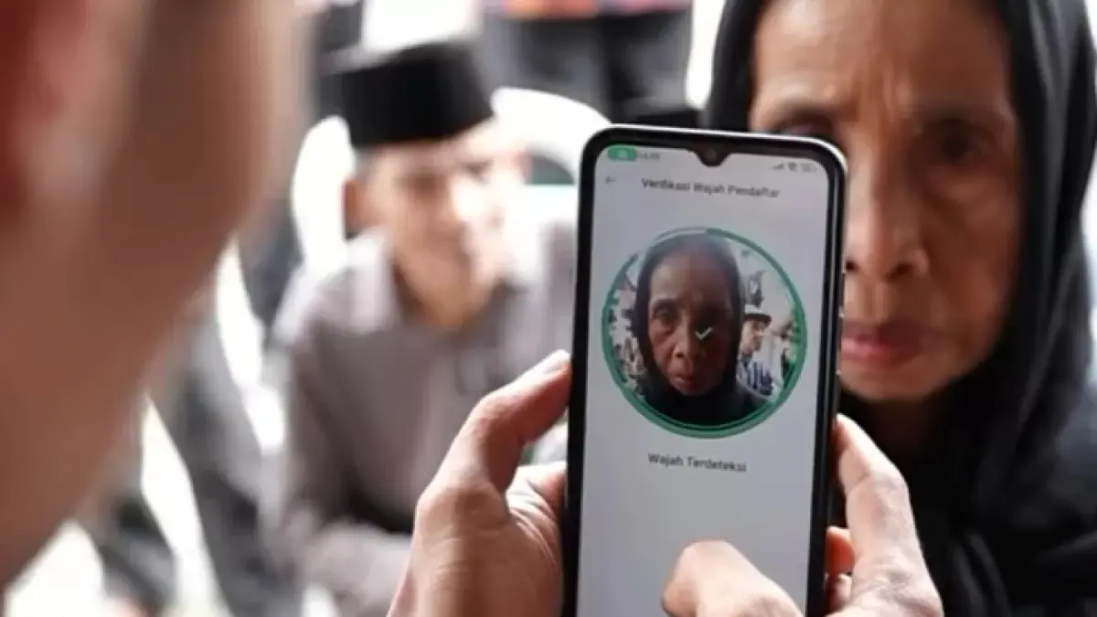 Digitalisasi bansos 2026 dijadwalkan mulai minggu ketiga Oktober dengan sasaran sekitar 50 juta warga desil 1 hingga desil 5 (Pinterest).