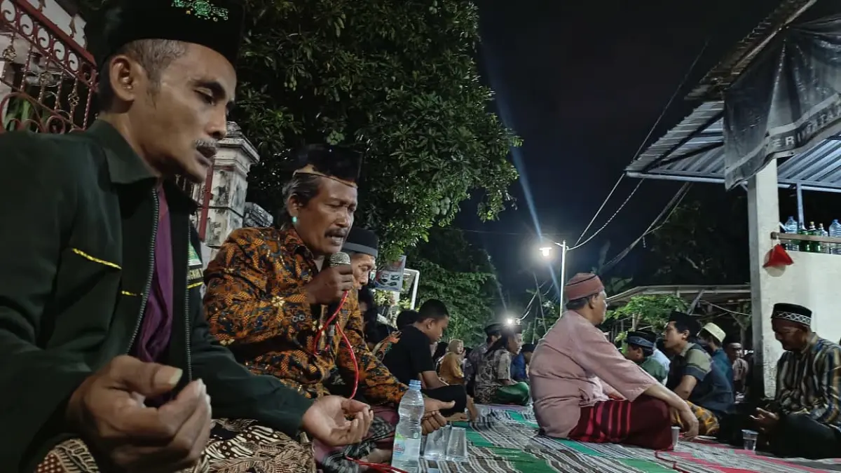 PBD Jemput Bola Telusuri Warga Tulungagung dalam Kecelakaan KM Virgo Transport 8, Baru Tiga Kecamatan Laporkan Data.(RAHIIQ AL BACHRI/RADAR TULUNGAGUNG)