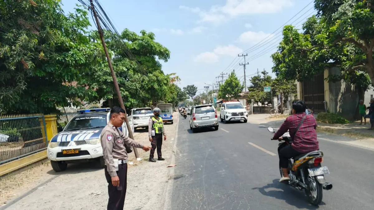 Tabrakan terjadi antara mobil Fortuner AG 1498 TS dengan sepeda motor Honda Tiger. (SATLANTAS POLRES TULUNGAGUNG)