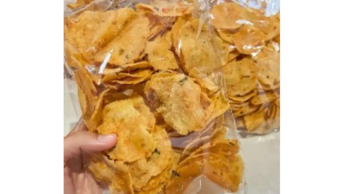 Kletek memiliki bahan ketela yang masih eksis hingga saat ini.