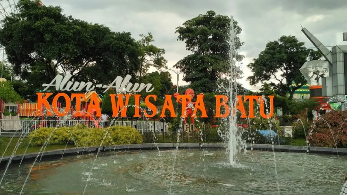 10 wisata Kota Batu yang unik dan menarik, ada BNS, Dino Park, Batu Secret Zoo, Museum Angkut, Selecta hingga Alun-Alun Batu (Pinterest).