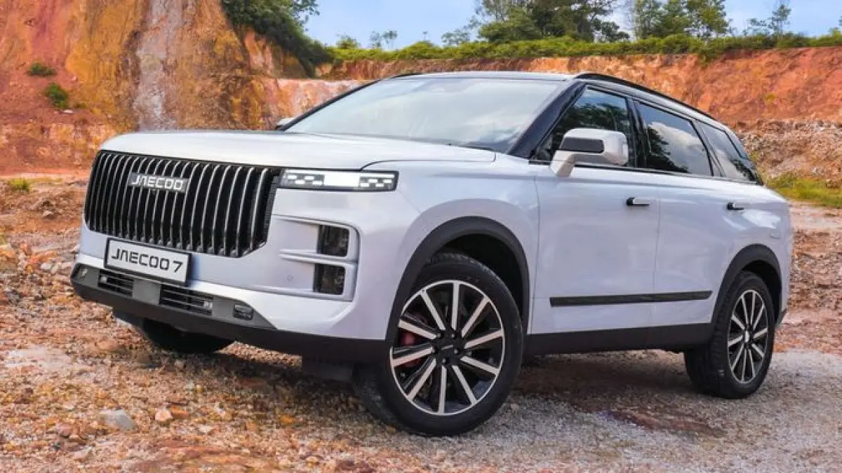 Jaecoo J7 SHS dibanderol Rp499 juta dengan tenaga 300 HP, mode EV hingga 90 km, dan jarak tempuh gabungan mencapai 1.300 km (Pinterest)