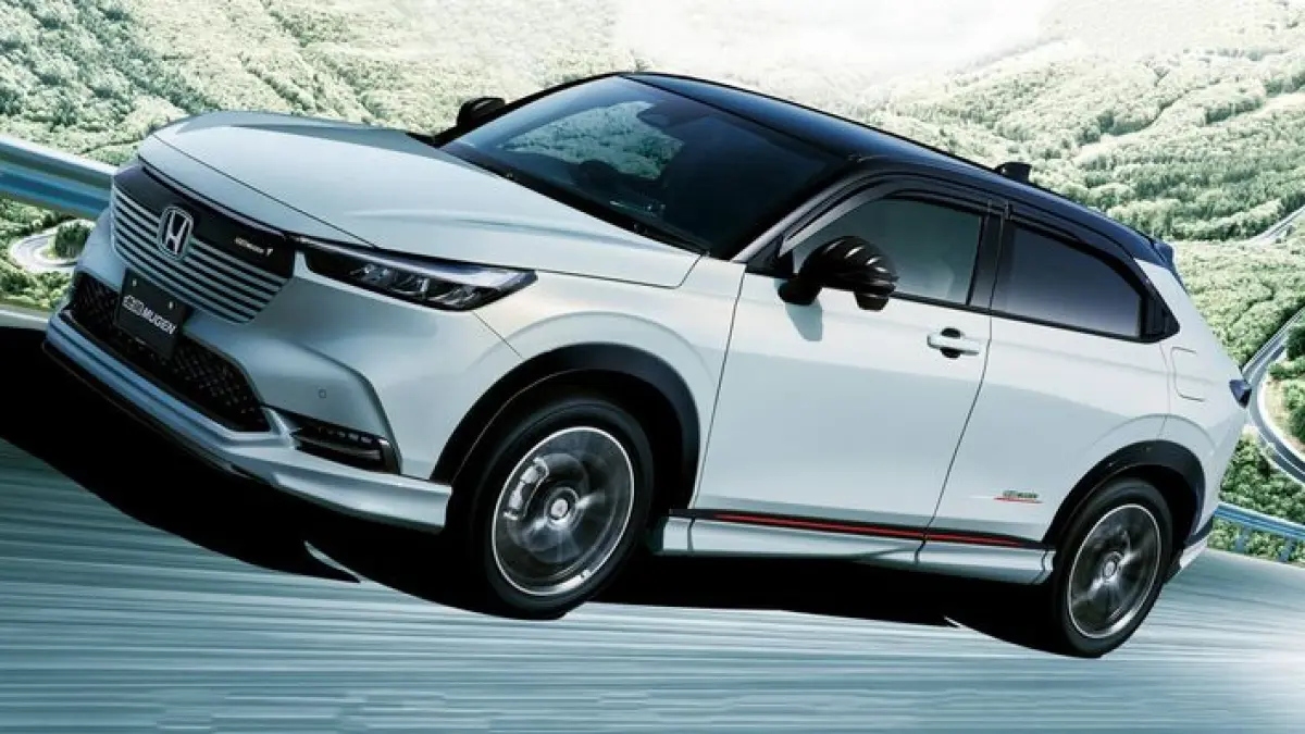 Mobil hybrid GIIAS 2026 makin beragam. Ada Honda HR-V, Chery Tiggo 8, Lexus IS, XForce hingga Rocky dengan harga di bawah Rp300 juta (Pinterest).