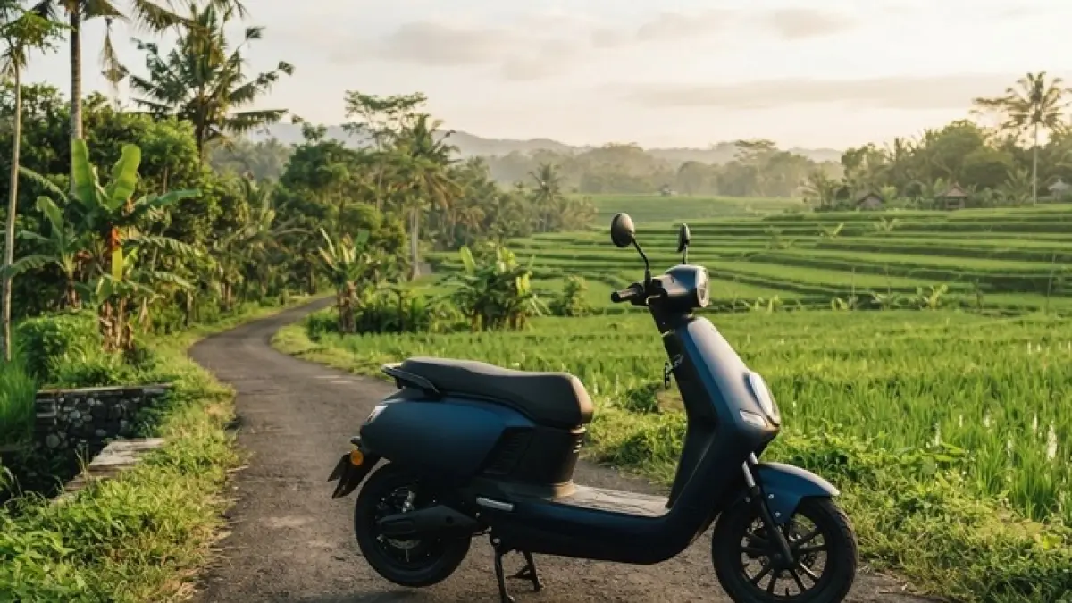 Motor listrik Indomobil Sprinto EV diklaim tembus 110 Km dengan biaya cas sekitar Rp4.000. (Ilustrasi Gemini AI)