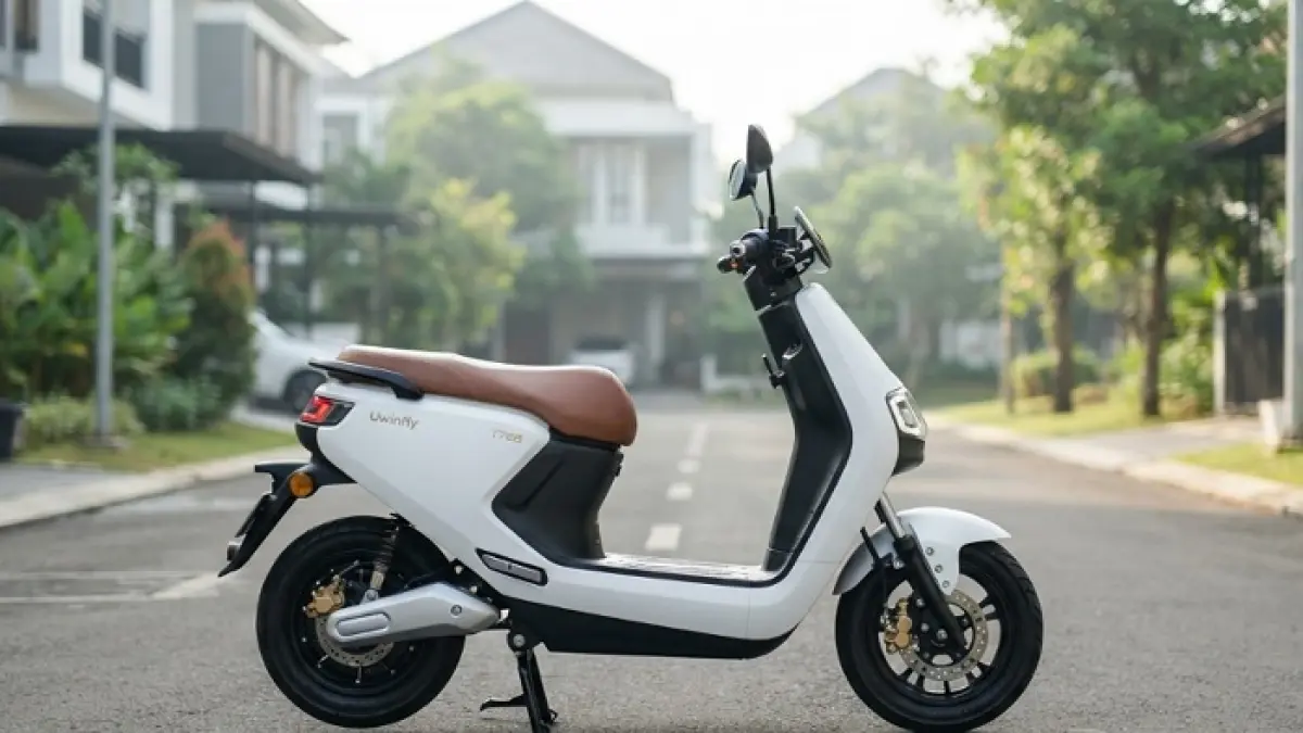 Sepeda listrik diuji hingga 44 km dengan baterai masih tersisa dua strip. Simak performanya di berbagai medan. (Ilustrasi Gemini AI)