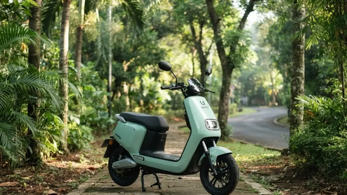 Uwinfly M110G punya motor 3.000W dan fast charging, tetapi faktur jadi sorotan. Simak review lengkapnya. (Ilustrasi Gemini AI)