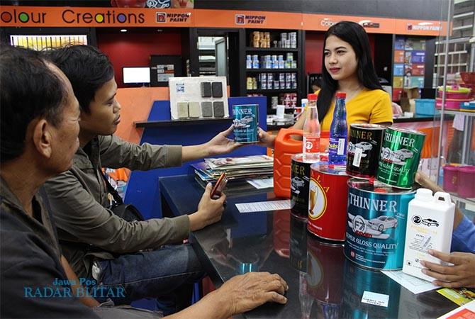 toko-cat-terbesar-sedia-10-ribu-pilihan-warna