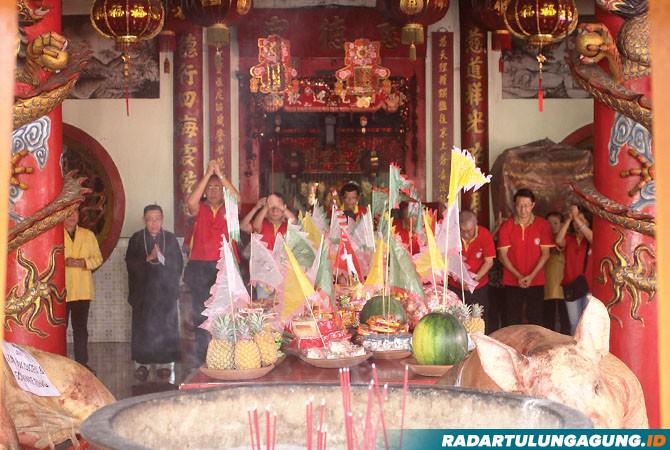 umat-tionghoa-di-tulungagung-gelar-festival-cioko