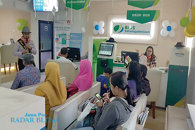 bpjs-ketenagakerjaan-bagi-bingkisan-dan-edukasi-peserta