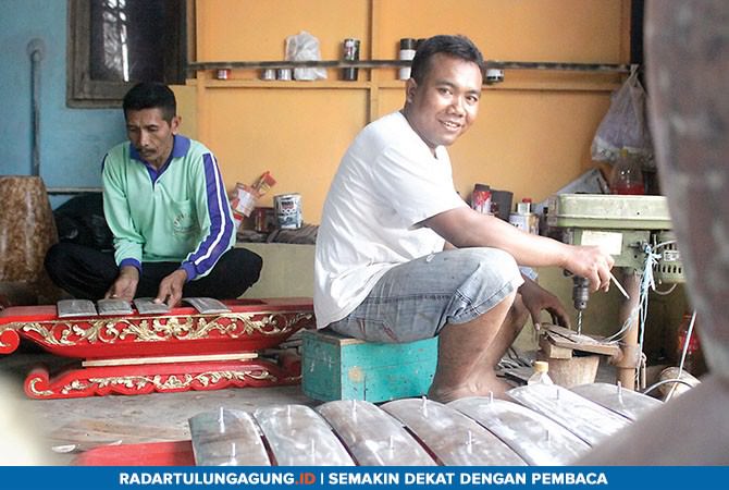 bahan-cari-di-bengkel-gamelan-hadi-purwoko-tembus-pasar-as
