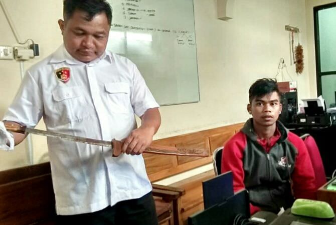 lama-dendam-kalap-dapat-kabar-dituduh-berhubungan-badan-dengan-ibu