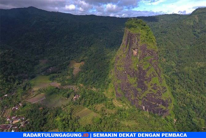 pesona-wisata-tebing-lingga-kian-lengkap-ada-trail-sampai-taman-baca