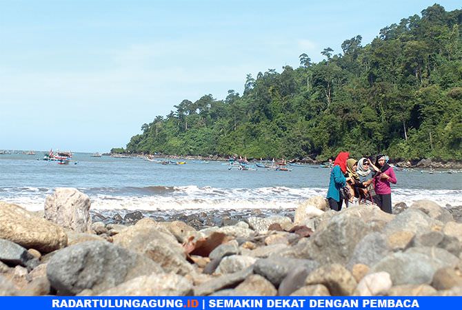 selain-pemandangan-alam-yang-indah-pantai-ini-memiliki-nama-unik