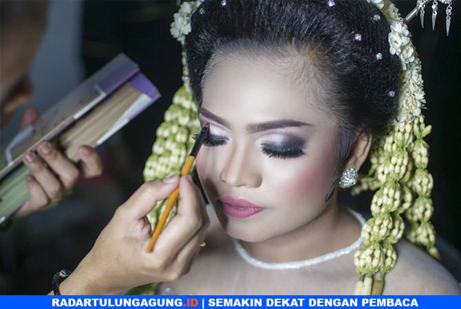 tips-memilih-dan-menggunakan-kosmetik