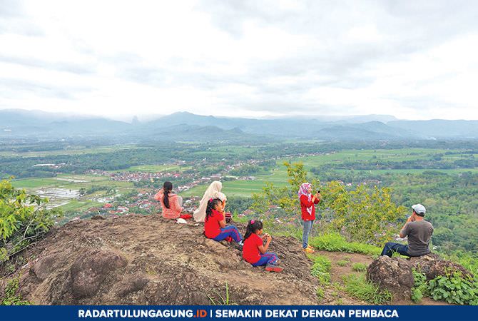 butuh-nyali-untuk-pergi-ke-puncak-gunung-jaas