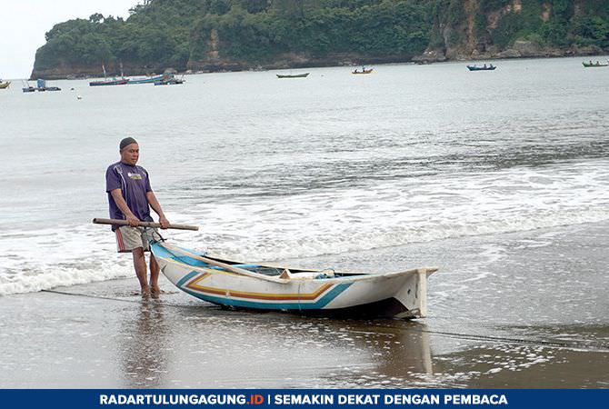 aktivitas-nelayan-pantai-selatan-saat-masih-paceklik-ikan-1