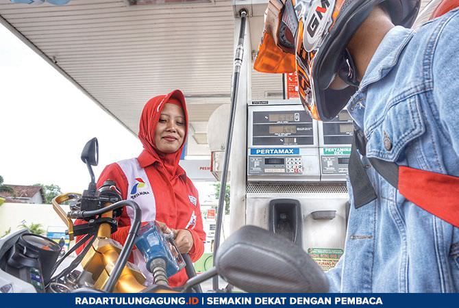 tak-ada-antrean-panjang-di-spbu-meski-sejumlah-bbm-turun-harga