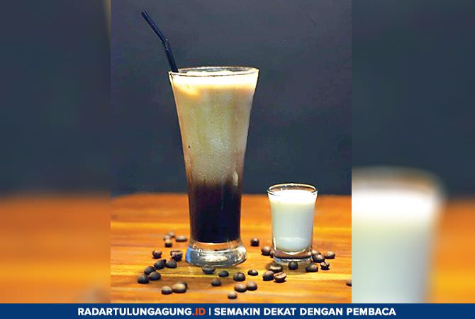 es-kopi-susu-banana-salah-satu-varian-es-kopi-yang-unik