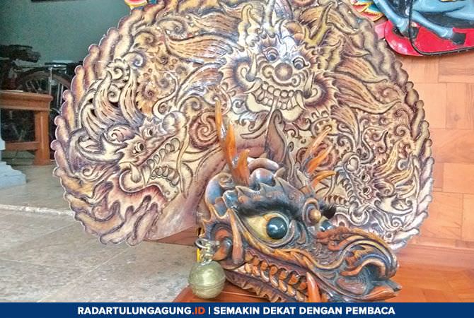 kolaborasikan-ukiran-lokal-dan-tiongkok-hasilkan-barongan-indah-ini