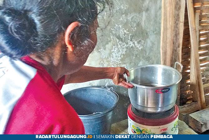 satu-rt-manfaatkan-sampah-untuk-memasak