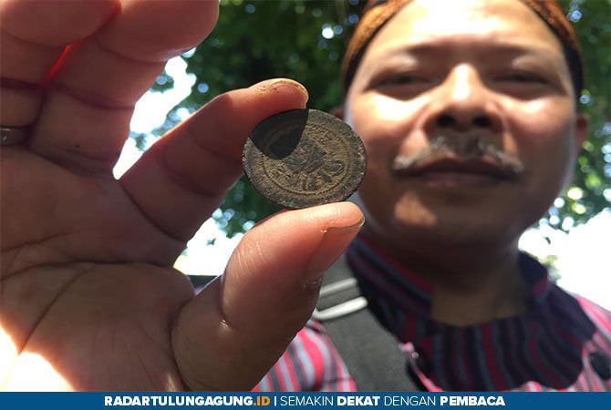 ditemukan-koin-uang-kuno-di-lokasi-penemuan-batu-mirip-kepala-kala