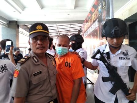 kecaduan-video-porno-ayah-gauli-anak-tiri