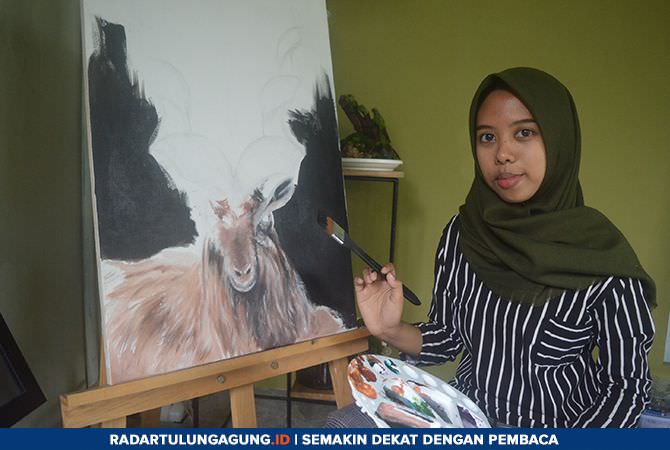 sevia-dewi-krismoni-perupa-muda-berbakat-asal-desa-serut-boyolangu