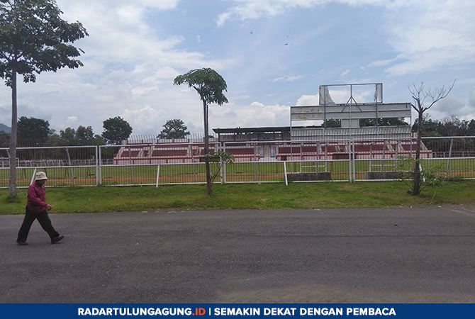 stadion-menak-sopal-tak-representatif
