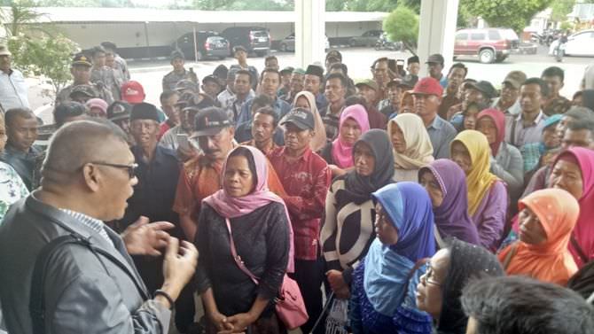 warga-eks-kaligentong-kabupaten-tulungagung-tuntut-pk