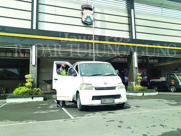 awas-travel-gelap-bawa-pemudik