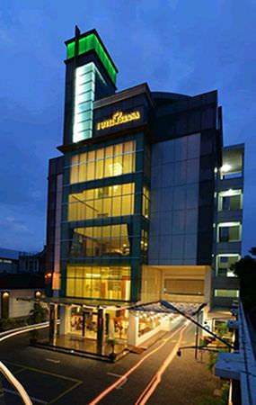 hotel-istana-ditutup-sementara