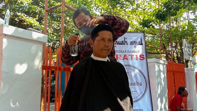 aksi-barbershop-hairgoods-tulungagung-tiap-jumat-lakukan-ini