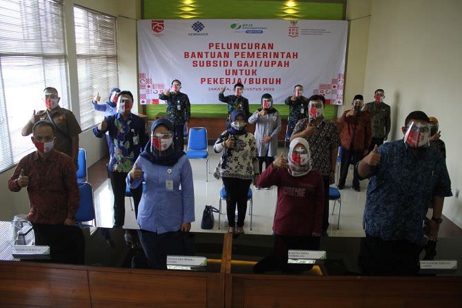 pemerintah-mulai-cairkan-bantuan-subsidi-upah-bsu