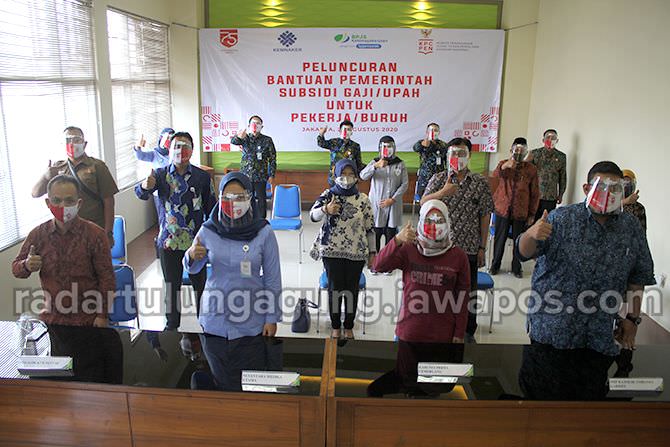 pemerintah-mulai-cairkan-bantuan-subsidi-upah-bsu