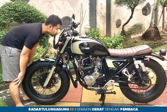 puas-liat-orang-terheran-pakai-motor-unik