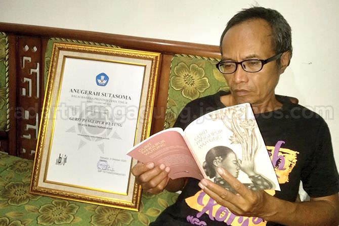 bonari-penulis-dari-dongko-peraih-anugerah-sutasoma-2020